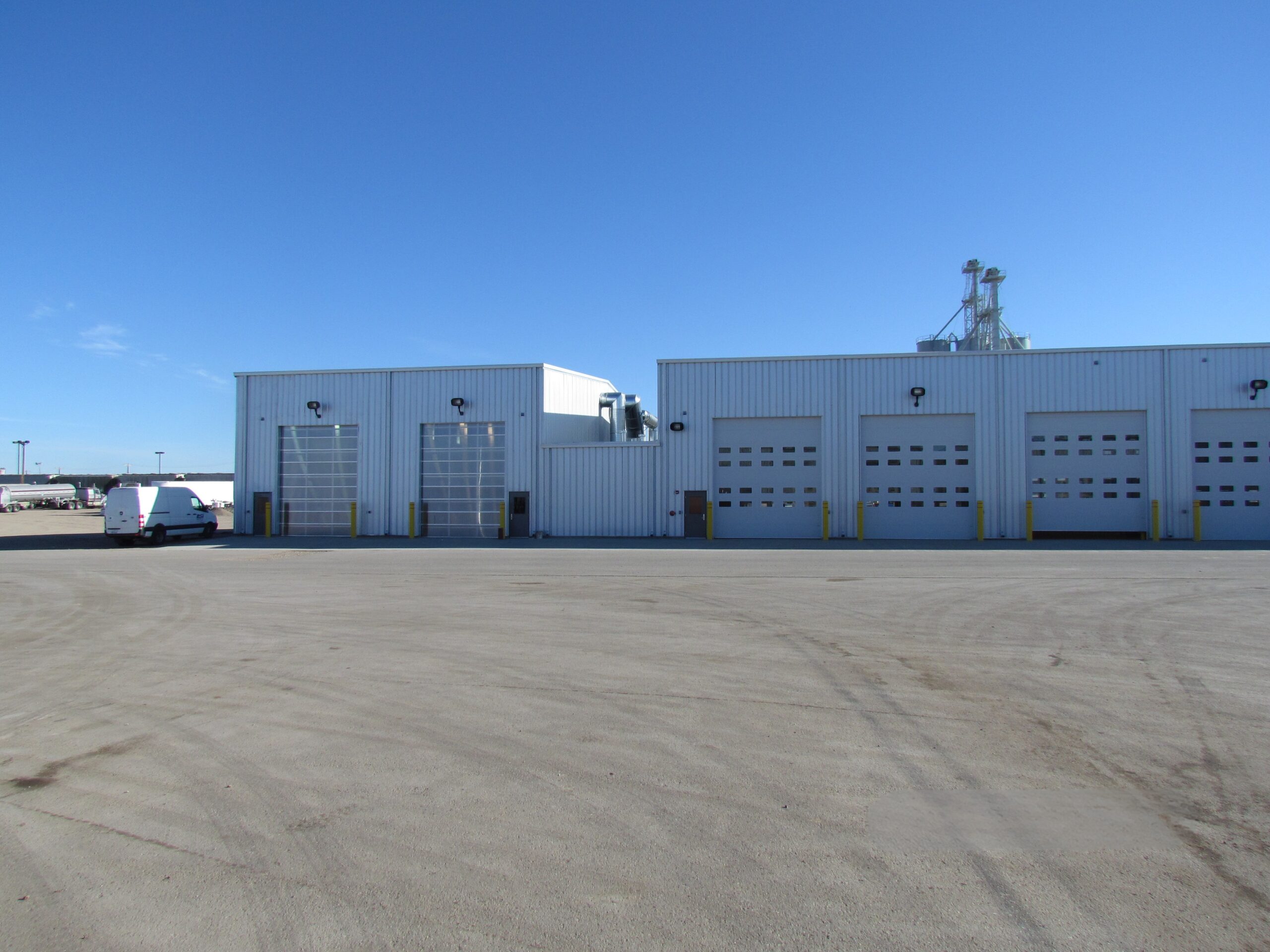 Commercial warehouse construction with slab and foundation systems